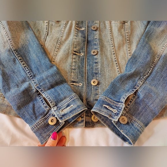 Torrid distressed faded denim jeans jacket π§₯ (Small) & Fits like a Medium - Picture 7 of 16